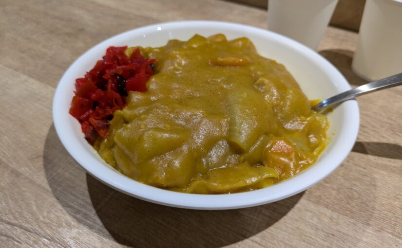 No.109　新潟県新潟市中央区万代の「万代そば」のカレーライスは、今や新潟ソウルフードの頂点に上り、そして十郎の三大真っ黄ィ黄ィカレーの一つなのダ（ガタガタ言わせてもらうぜ新潟旅編②）